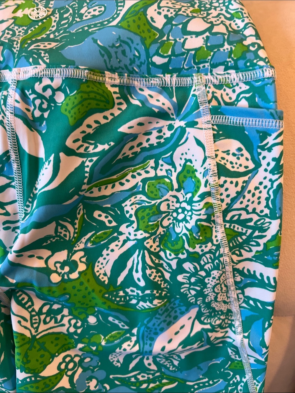 NWT Lilly Pulitzer “Studio Stretch” UPF 50+ Green & White Floral Leggings - Picture 8 of 10